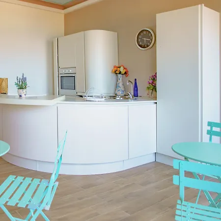 Seaview In The Center By Wonderful Italy 3*