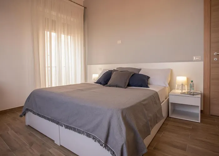 Seaview In The Center By Wonderful Italy 3* 切法卢